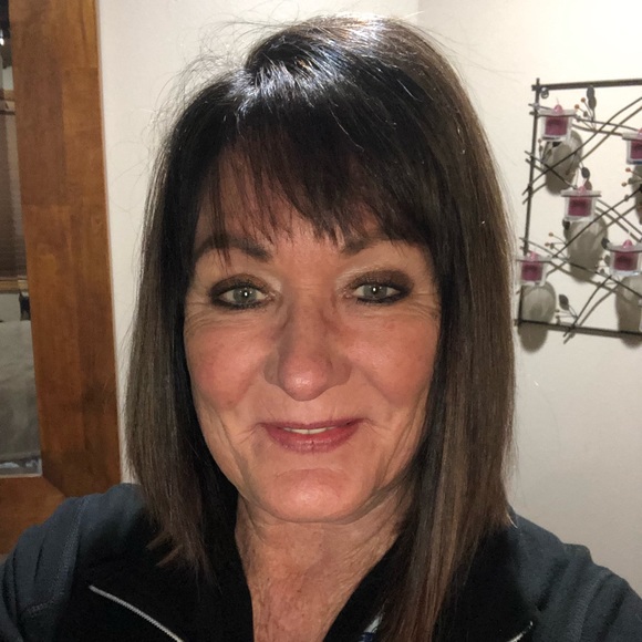 Meet your Posher, Cathy - Picture 1 of 1